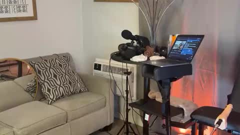 Snapshot of hectorramirezxxx chatting on 12/21/25, 02:30 LockedThug online show from 12/21/25, 02:30