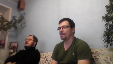 Snapshot of hedineko chatting on 02/14/26, 12:46 hedineko online show from 02/14/26, 12:46