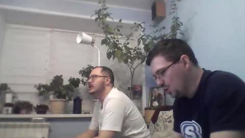 Snapshot of hedineko chatting on 03/14/26, 10:32 hedineko online show from 03/14/26, 10:32