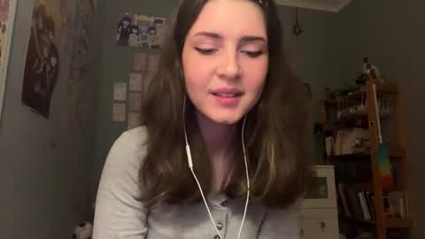 Snapshot of hedwiggrossberg chatting on 12/05/25, 02:47 Sarah online show from 12/05/25, 02:47