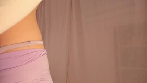 Snapshot of hee_jeen chatting on 01/09/25, 11:45 Jeen online show from 01/09/25, 11:45