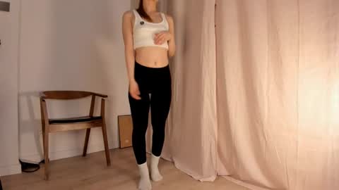 Snapshot of hee_jeen chatting on 01/27/25, 01:09 Jeen online show from 01/27/25, 01:09