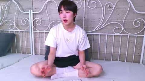 Snapshot of heejinwang chatting on 03/07/26, 04:53 HEEJIN online show from 03/07/26, 04:53