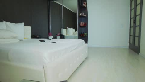 Helen online show from 12/26/24, 05:04