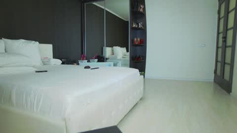 Helen online show from 01/24/25, 05:21