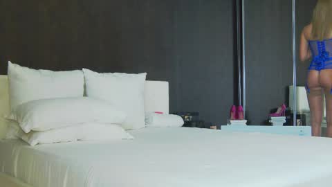 Helen online show from 02/21/25, 01:22