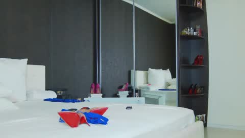 Helen online show from 02/21/25, 04:29