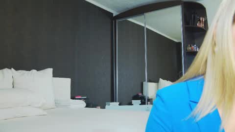 Helen online show from 02/25/25, 09:42