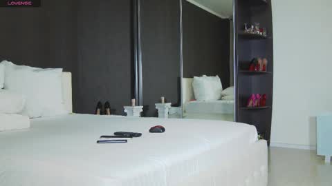 Helen online show from 10/07/25, 12:46