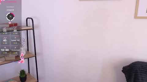 Snapshot of heidi_doyle chatting on 10/05/25, 06:12 Sofi online show from 10/05/25, 06:12