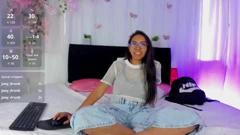 heidi_feuer online show from 09/25/25, 12:31