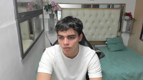 heiker_ online show from 09/25/25, 02:59