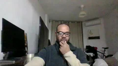 Snapshot of heistt chatting on 11/15/25, 01:47 Heist Stein online show from 11/15/25, 01:47
