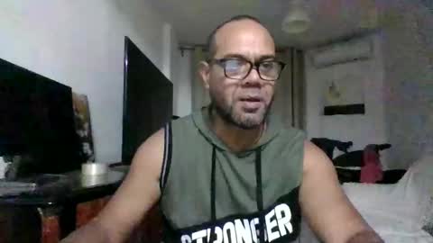 Snapshot of heistt chatting on 11/19/25, 12:10 Heist Stein online show from 11/19/25, 12:10