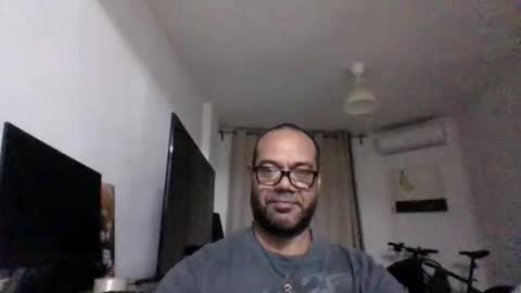 Snapshot of heistt chatting on 11/26/25, 12:55 Heist Stein online show from 11/26/25, 12:55