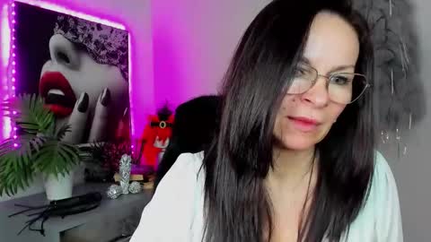 Snapshot of helen_79 chatting on 04/07/26, 02:39 Helen online show from 04/07/26, 02:39