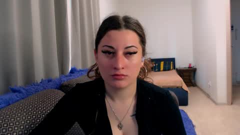Snapshot of helen_adams_ chatting on 05/23/26, 07:35 helen_adams_ online show from 05/23/26, 07:35