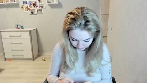 Snapshot of helen_angel_girl chatting on 02/28/26, 06:31 Helen sven online show from 02/28/26, 06:31