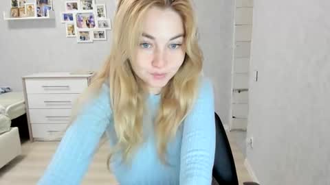 Snapshot of helen_angel_girl chatting on 05/11/26, 05:35 Helen sven online show from 05/11/26, 05:35
