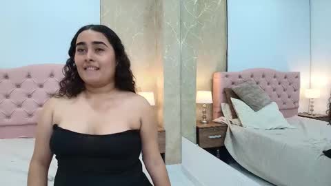 Snapshot of helen_calderon chatting on 03/21/26, 08:19 Helen Calderon online show from 03/21/26, 08:19