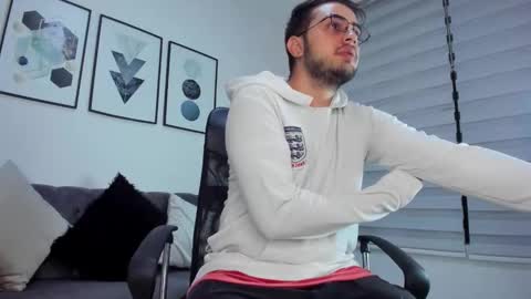 Snapshot of helen_connors chatting on 03/25/26, 12:22 helen online show from 03/25/26, 12:22