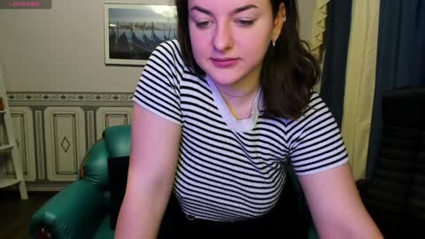 Snapshot of helen_elliot chatting on 12/26/24, 07:03 Helen Elliot online show from 12/26/24, 07:03
