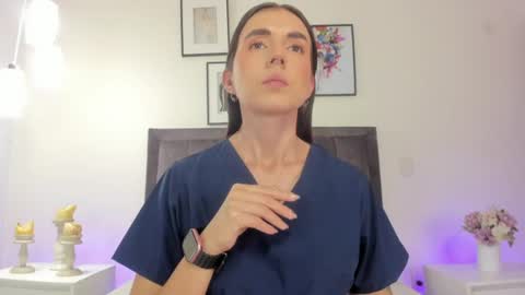 Snapshot of helen_mooree chatting on 06/11/26, 12:47 Helen online show from 06/11/26, 12:47