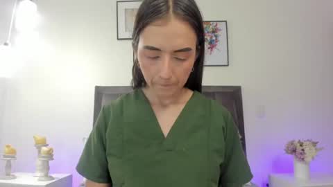 Snapshot of helen_mooree chatting on 06/26/26, 12:53 Helen online show from 06/26/26, 12:53
