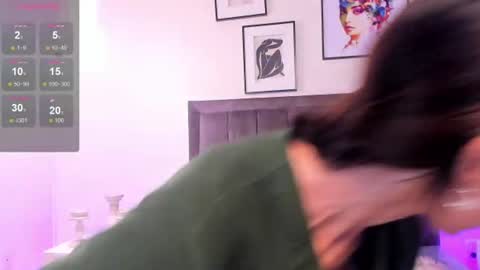 Snapshot of helen_mooree chatting on 07/19/26, 01:04 Helen online show from 07/19/26, 01:04