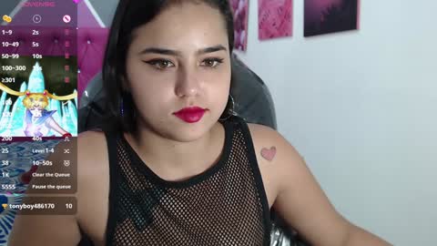 Snapshot of helen_russoo chatting on 01/04/25, 08:48 Helen online show from 01/04/25, 08:48