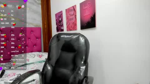 Snapshot of helen_russoo chatting on 06/27/26, 06:46 Helen online show from 06/27/26, 06:46
