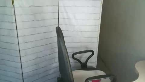 Snapshot of helen_xi chatting on 12/19/25, 05:25 Helen online show from 12/19/25, 05:25