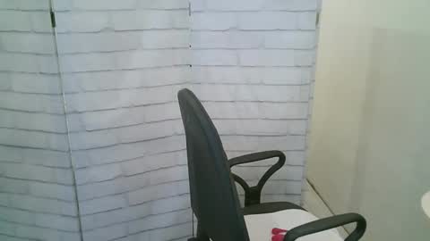 Snapshot of helen_xi chatting on 01/12/26, 05:12 Helen online show from 01/12/26, 05:12