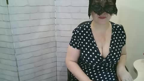 Snapshot of helen_xi chatting on 01/17/26, 05:56 Helen online show from 01/17/26, 05:56