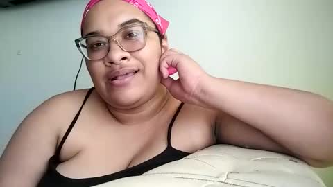 Snapshot of helena_grant chatting on 03/12/26, 06:25 Helena online show from 03/12/26, 06:25