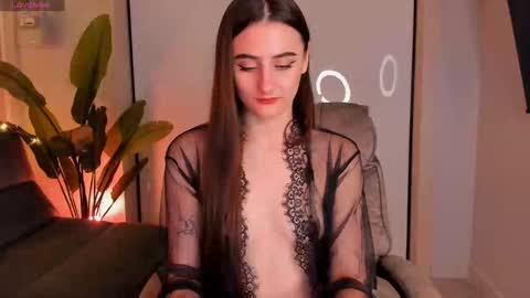 Snapshot of helena_lorente chatting on 12/20/24, 08:45 Helen online show from 12/20/24, 08:45