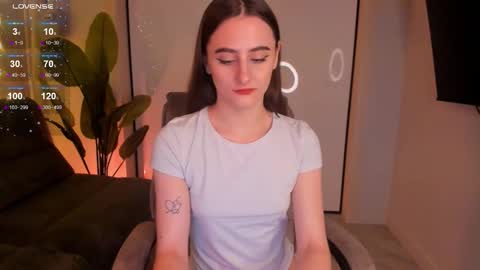 Snapshot of helena_lorente chatting on 01/14/25, 08:26 Helen online show from 01/14/25, 08:26