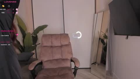 Snapshot of helena_lorente chatting on 10/28/25, 03:14 Helen online show from 10/28/25, 03:14