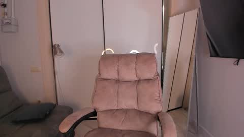 Snapshot of helena_lorente chatting on 11/21/25, 03:54 Helen online show from 11/21/25, 03:54