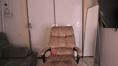 Snapshot of helena_lorente chatting on 11/26/25, 03:02 Helen online show from 11/26/25, 03:02