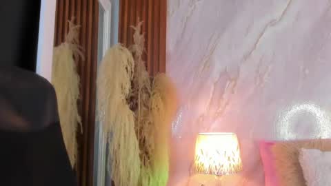 Helena Santos  online show from 05/13/26, 12:35