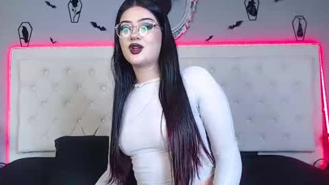 Snapshot of helenamorningstar chatting on 12/12/24, 04:26 helenamorningstar online show from 12/12/24, 04:26