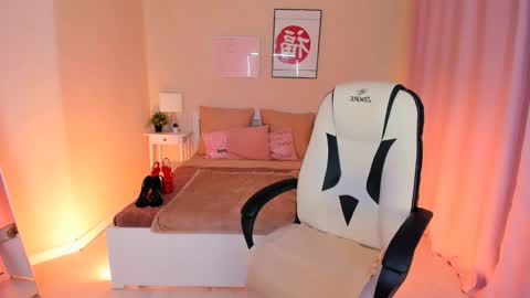 Helena online show from 11/05/25, 01:33