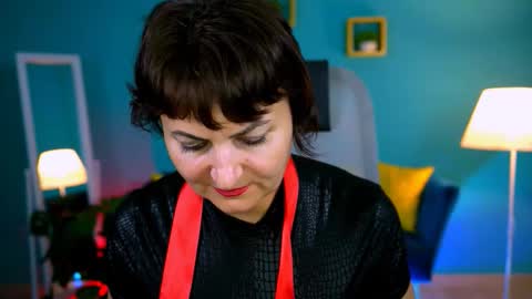 helenbeler online show from 10/26/25, 12:22