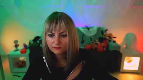 helenbeler online show from 11/01/25, 04:58