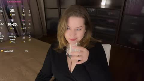 Snapshot of helenbonham chatting on 04/21/26, 10:23 Helena Bonham online show from 04/21/26, 10:23