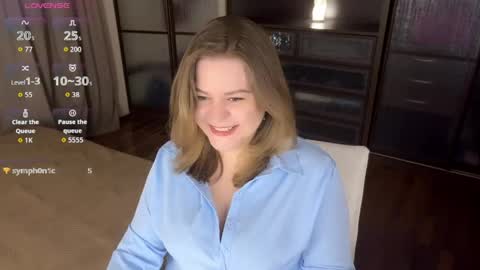 Snapshot of helenbonham chatting on 04/28/26, 11:21 Helena Bonham online show from 04/28/26, 11:21