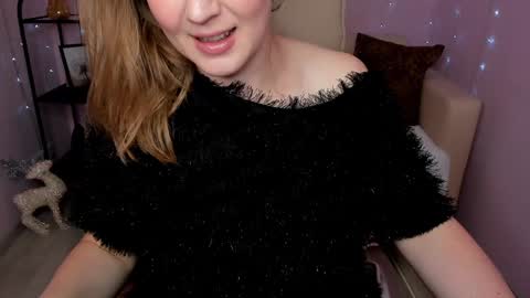 Snapshot of helens_lov chatting on 12/08/24, 01:56 Helen online show from 12/08/24, 01:56