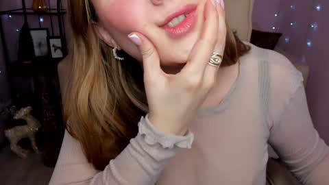 Snapshot of helens_lov chatting on 12/17/24, 02:01 Helen online show from 12/17/24, 02:01