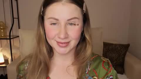 Helen online show from 11/29/25, 01:52